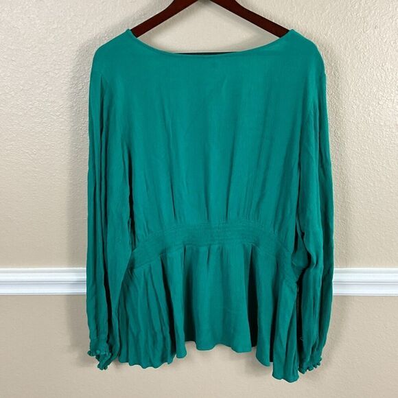 Torrid 4 Solid Emerald Green Gauze Top Smocked Peplum Midi Blouse Long Sleeve R3 - Picture 4 of 12